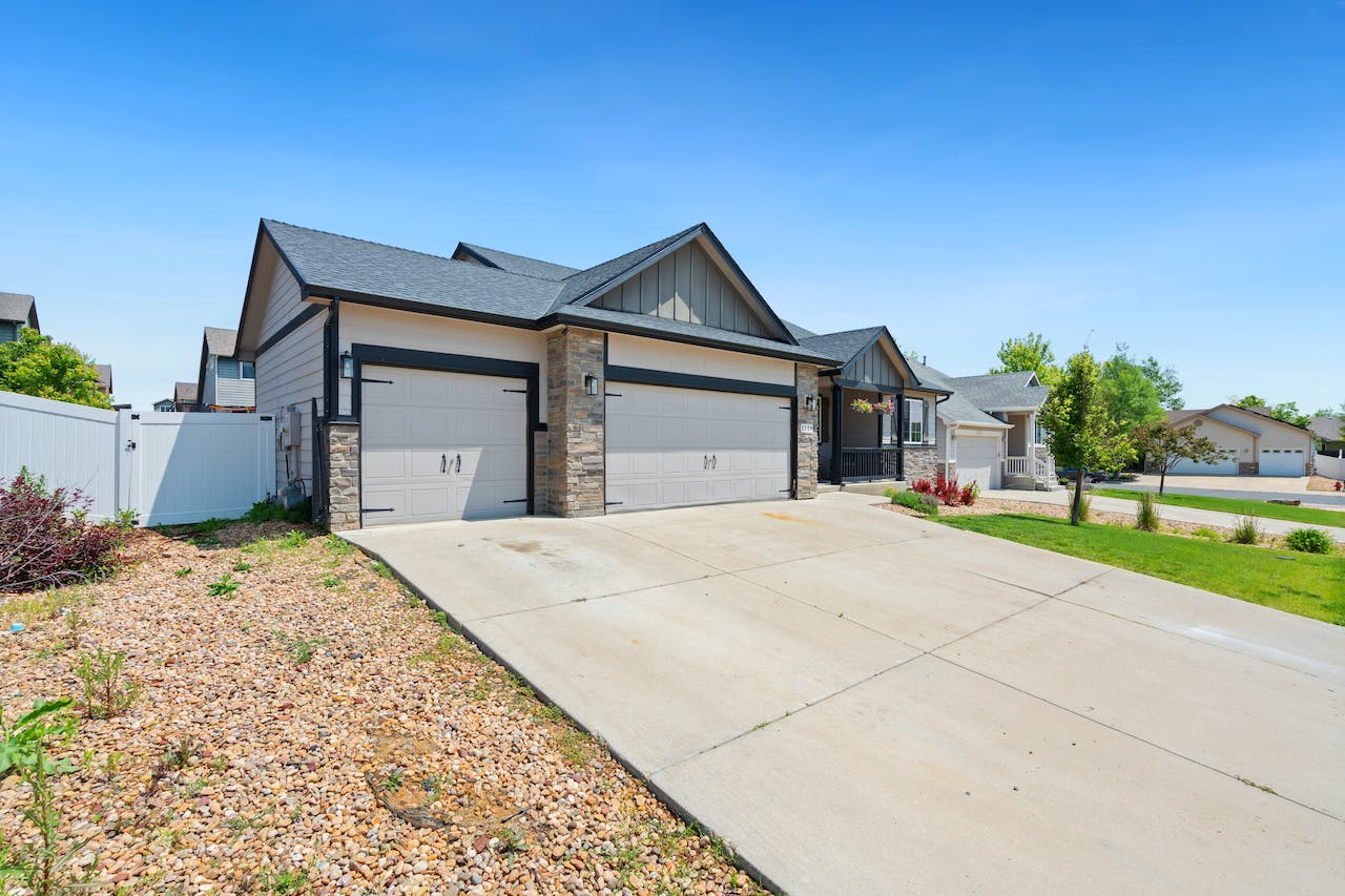 Increasing Property Value With a Custom Garage